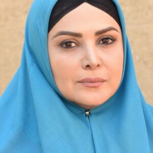 Kamand Amirsoleimani Instagram - برخی فکر می کنند برای اینکه حال خوبی داشته باشند باید گذشته دردناک خود را فراموش کنند اما گذشته فراموش شدنی نیست اگر می بینید بعضی ها آرامش دارند دلیل آن پذیرش گذشته است نه فراموش کردن آن.
عکس جدید نیست. گریم کار زیبای هلیا جان رشقی
@heliarashghi