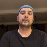 Kamand Amirsoleimani Instagram - خدا رو شکر سپند امروز مرخص شد. از زبون خودش بشنوید…. #سپندامیرسلیمانی #کمندامیرسلیمانی #کمند_امیرسلیمانی #سپند_امیرسلیمانی #بازیگران #برادر #کووید۱۹ #شفای_بیماران
