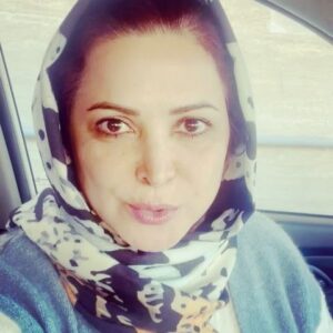 Kamand Amirsoleimani Instagram - سلام دوستان خوبم
همه ما به نوعی روزگار سختی رو میگذرونیم. امروز فکر کردم به همراه شما تمرین کنیم خودمون برای خودمون روز پر آرامشی بسازیم. فارغ از غمها و مشکلات که تمومی ندارن. هر کی علاقمنده ویدیو رو ببینه. 
ممنونم
