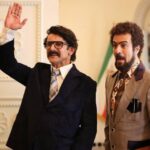Kamand Amirsoleimani Instagram - «کوکتل مولوتف» آماده نمایش شد فیلم سینمایی «کوکتل مولوتف» با پایان مراحل فنی آماده نمایش شد. به گزارش مشاور رسانه‌ای پروژه، فیلم سینمایی «کوکتل مولوتف» به کارگردانی حسین دوماری و تهیه‌کنندگی محمد کمالی‌پور پس از سپری کردن مراحل طولانی طراحی و ساخت جلوه‌های ویژه، طراحی صدا و ساخت موسیقی آماده نمایش شد. این فیلم که روایتگر قصه‌ای کمدی در دهه ۵۰ است، یکی از امیدهای اصلی گیشه سینماهاست و به زودی اکران می‌ شود. امین حیایی، احمد مهرانفر ، ستاره پسیانی و پژمان جمشیدی با حضور یکتا ناصر، نیلوفر کوخانی، سیاوش چراغی‌پور، علیرضا استادی، کمند امیرسلیمانی، علیرضا مسعودی ،شادی خلیلی ، محمد نیکبخت ، یاسر امیری ، میلاد آرمند ، مهرداد فتحی ،علیرضا حیاتی ،سینا غفاری ، مهدی ذاکر ، کاوه مرحمتی ، سعید عظیمی و سعید امیر سلیمانی نقش‌آفرینان آن هستند. عوامل اصلی «کوکتل مولوتف» عبارتند از: تهیه‌کننده: محمد کمالی‌پور، کارگردان: حسین دوماری، نویسنده: احمد رفیع‌زاده، مدیر فیلمبرداری : میلاد پرتوی ، تدوین : پویان شعله ور ، طراحی و ترکیب صدا : علیرضا علویان ، موسیقی : سروش انتظامی ، طراح صحنه : محمد رضا شجاعی ،طراح لباس : مجید لیلاجی ، طراح چهره پردازی : عباس عباسی ،دستیار اول کارگردان: هانیه بساتینی، مدیر برنامه‌ریزی: رضا بختیاری نیک ،مدیرصدا برداری: سعید زند، طراح جلوه‌های ویژه میدانی: آرش آقابیک، طراح جلوه‌های ویژه بصری: بهنام خاکسار،رضا انصارین ،منشی صحنه : مرجان تاجیک ،عکاس: احمدرضا شجاعی، اصلاح رنگ : مهران دوستی ،تصویربردار پشت صحنه: نرگس سلاح‌ورزی، تیتراژ : اوژن حقیقی ،نور پرداز : حسن لشگری دستیار یک فیلمبردار: حمیدرضا قطب ، برنامه ریز : مهران شهر آشوب ، دستیار یک صحنه : فریاد صالحیان ، دستیار یک لباس : مینو صدری ، مجریان گریم : مسعود ترغبی ،پرهام کاکوئی ، آیدین فرضی ،دستیار تهیه : مجتبی مرشدلو ، دستیار تدوین : یوسف بخشایش ، دستیاران صدابردار : حسن صباغ ، یزدان خلیل الهی آکساسوار : علی یوسفی ،و سرمایه‌گذار مجری طرح: علی مجیدی