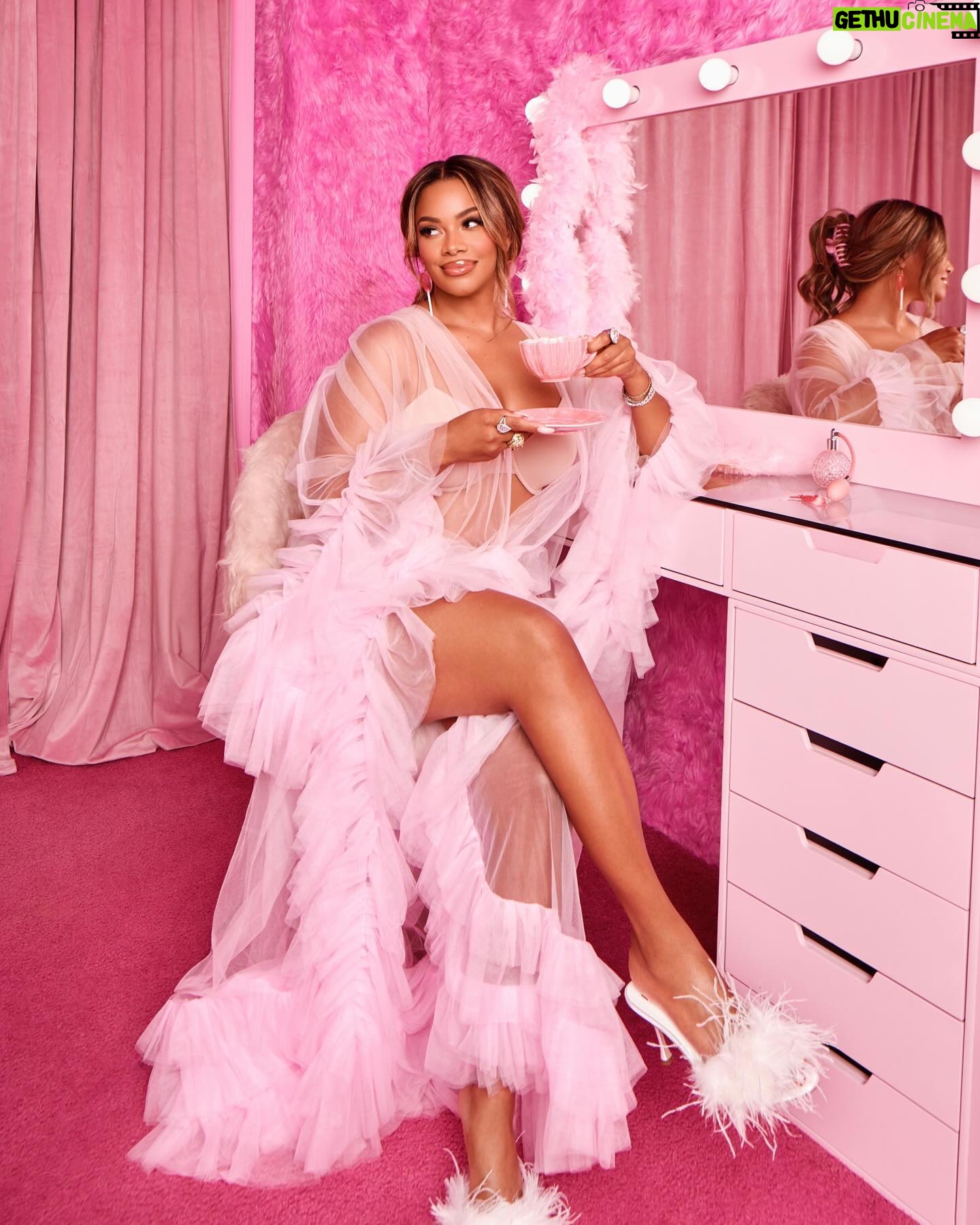 Kamie Crawford Instagram - I host a relationship advice podcast, OF COURSE I’m going to relaunch my show on Valentine’s Day!!! 🥰🩷💌 Besties - I’ve missed you SO much 🥹💕 I’m so excited to catch up I could literally burst! We have a lot to talk about on @relationshit - so many amazing convos, great advice & fabulous guests to get to that I just couldn’t wait until Friday to come back to you. We will be dropping TWO new episodes this week on 2/14 and 2/16 and returning to our usual Relationshit Fridays every week after that 🙌🏽 Listen wherever you get your podcasts 🫶🏽 (FYI if you listen via Apple Podcasts you will need to re-subscribe to the show or the episodes will not automatically download due to some new update they’ve done - technology 🙄😂) Love you, talk soon! 🩷 #relationshitpod