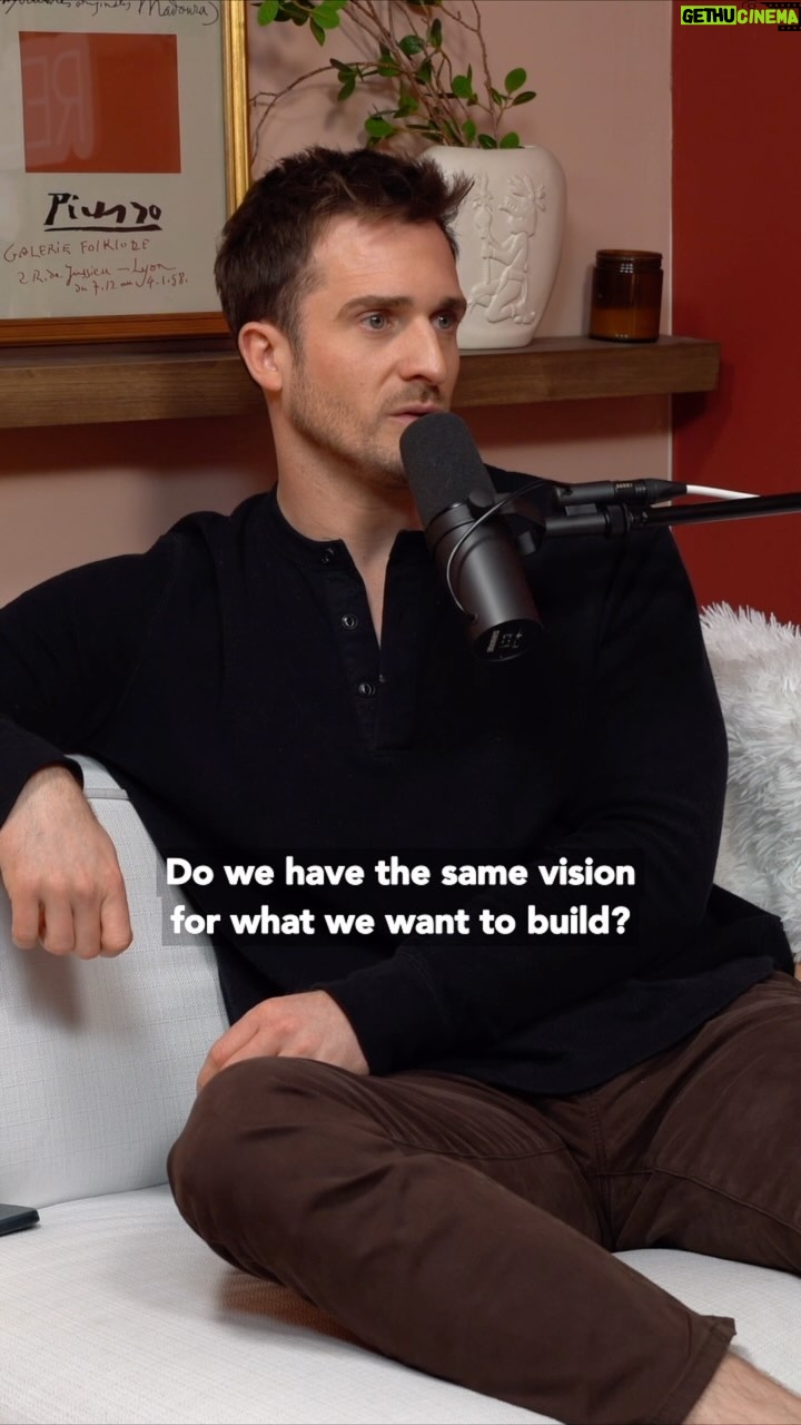 Kamie Crawford Instagram - Love is great, but it ain’t everything. 🤷🏽♀️ This week we’re joined by NY Times Best Selling Author, Speaker, and Love Coach @thematthewhussey ! Besties - you’re gonna wanna bust out your pens and notebooks for this one because gems are being dropped! 👀📝 We’re talking about the reason we’re not finding real love, how we can unlearn unhealthy dating habits, and why we chase the wrong things in relationships. Click the link in our bio to listen - you do NOT want to miss this one! #matthewhussey #relationshitpod