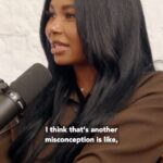 Kamie Crawford Instagram - Who said dating had to be so serious?! This week, we’re joined by content creator @clarkepeoples to talk about her advice on how to date in your 20’s, the importance of pouring into yourself, and why you should cut it off at the first red flag. 🚩 Click the link in our bio to listen! #clarkepeoples #relationshitpod