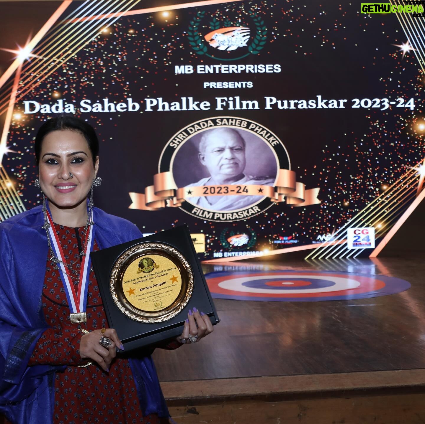Kamya Punjabi Instagram - Gratitude 🙏🏻 Thank you Maharashtra International Film Festival Organisation Thank you Information & Broadcasting Department Govt of India. And a big thank you to all my fans… aap ho toh main hun ❤️ #dadashahebphalkefilmpuraskar #kamyapunjabi #my2nd #blessed #mehnatkikamai @kameez.co_