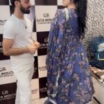 Kamya Punjabi Instagram – Dance with @panjabikamya 
 New song @khushi_baliyan31 @punit_choudhary____ @bw_music01
Amazing outfit by 👗 @kameez.co_
