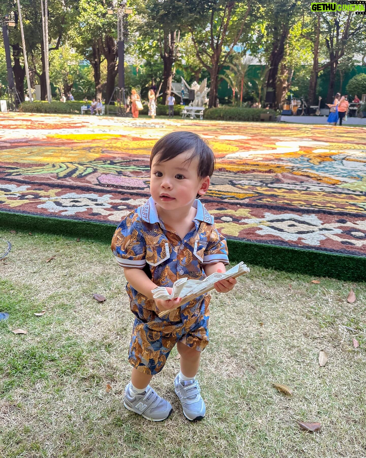 Kaneungnij Jaksamittanon Instagram - Happy 👨🏻🧑🏻👦🏻