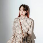 Kang Mi-na Instagram – #광고 #토리버치 #ToryburchKorea #Tmonogram 🤎🤍