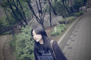 Kang Mi-na Instagram - 헤어 스타일 바꿨지롱.
