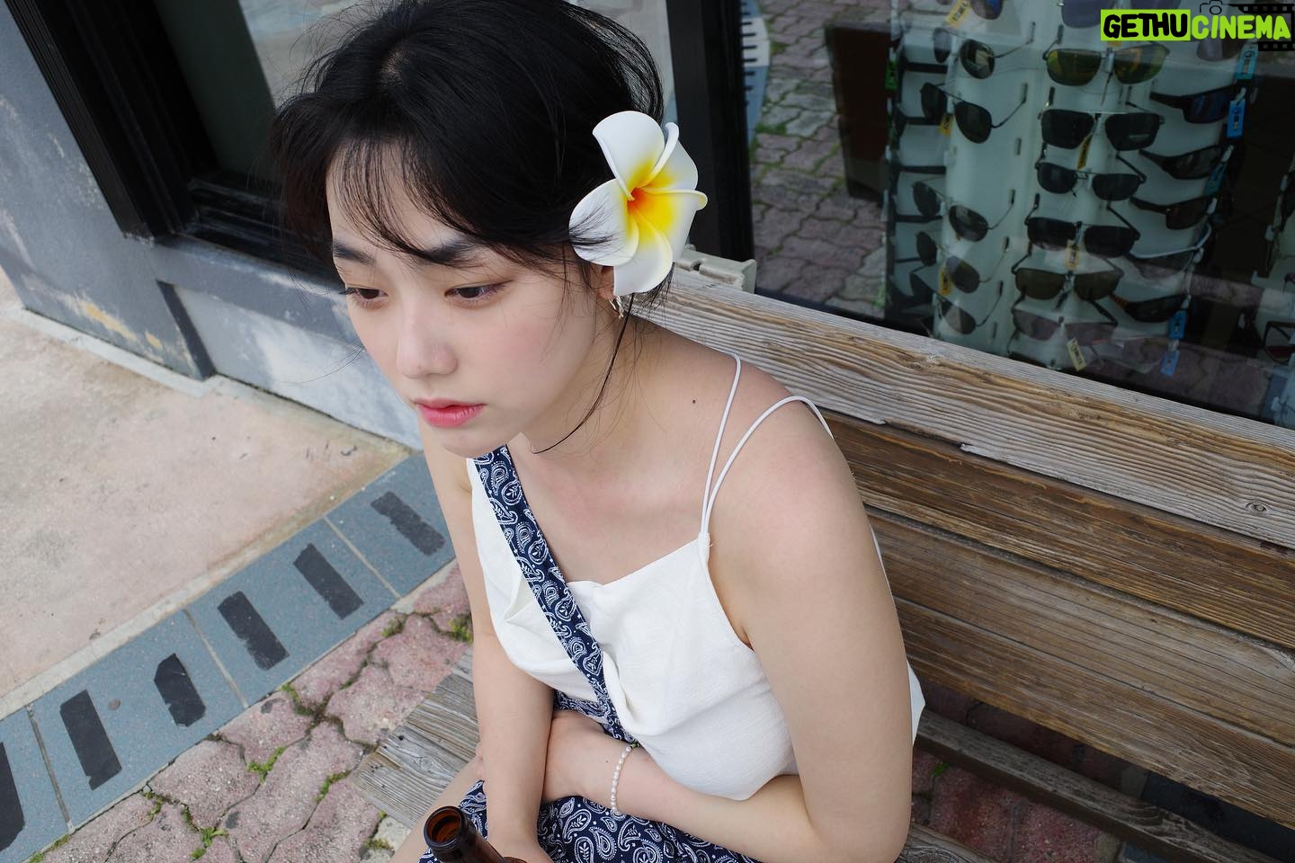 Kang Mi-na - 107.7K Likes - 쇼핑 하기도 전에 지침🐰