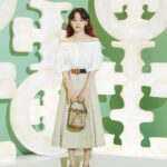 Kang Mi-na Instagram – Summer~💛

#광고 #ToryBurchKorea #Tmonogram #토리버치 #티모노그램