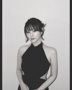 Kang Mi-na Instagram - 시상하러 다녀왔어요🖤