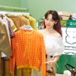 Kang Mi-na Instagram – Summer~💛

#광고 #ToryBurchKorea #Tmonogram #토리버치 #티모노그램