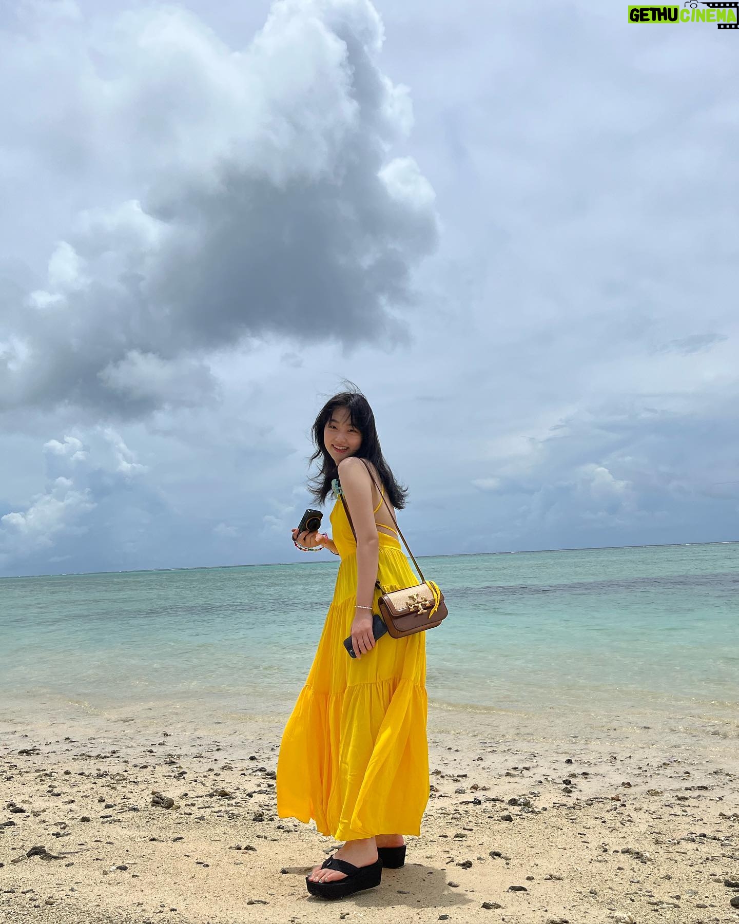Kang Mi-na - 112.6K Likes - 사이판 너무 좋잖아💛