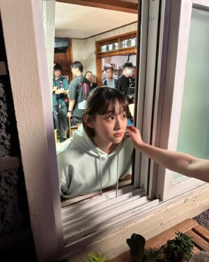 Kang Mi-na Instagram - 웰컴투 삼달리🩵 매주 토,일 10시 30분 JTBC에서 만나요🍊