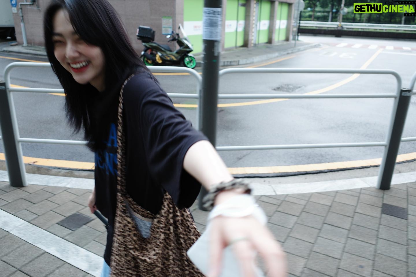 Kang Mi-na - 161.1K Likes - 헤어 스타일 바꿨지롱.