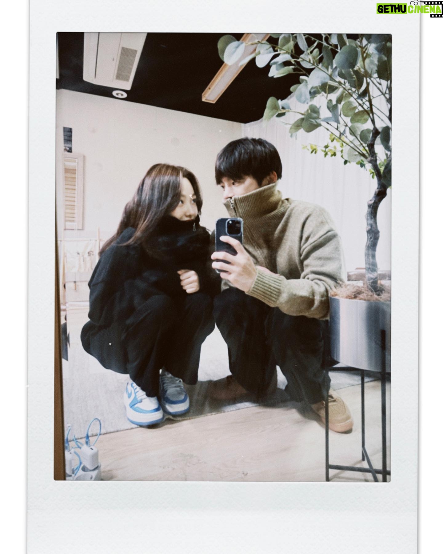 Kang Mi-na Instagram - 참 멋있는 우리 인국이 오빠의 새로운 곡 "Fallen" 이 공개됐다고 합니다. 많이 많이 애정해주세요!🤎 @seo_cccc