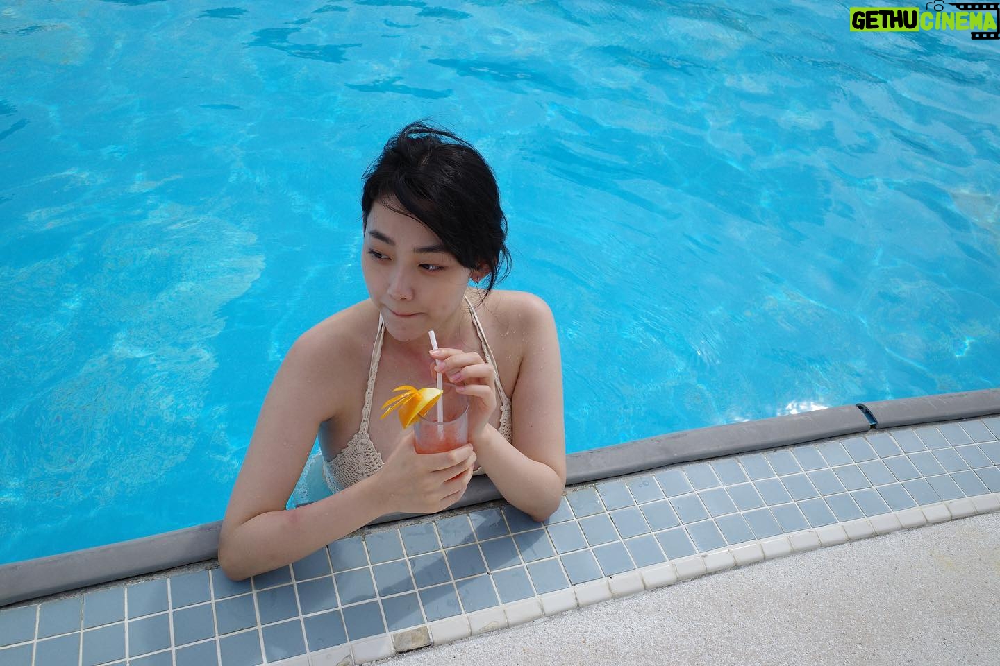 Kang Mi-na - 207.6K Likes - 10분 수영하고 50분 먹기🍹