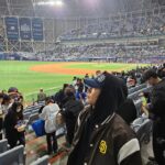Kang Min-hyuk Instagram - 대한민국에서 메이저리그 경기라니! 야구를 좋아하는. 스포츠를 좋아하는. 한 명의 팬으로서 멋진 경기 펼쳐준 모든 선수들과 이런 자리를 만들어주신 모든 분들께 감사한 순간이었습니다. 대한민국에서 하성 킴을 외칠 수 있어서 행복했습니다~ 😆 @hhh_07 @coupangplay @mlbkorea #쿠팡플레이 #고척스카이돔 #mlbkorea