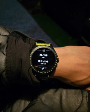 Kang Min-hyuk Instagram - 운동을 좋아하는 나에게 딱인 
멋지고 실용적인⌚️ 
태그호이어 커넥티드 칼리버 E4 말본골프 에디션이 출시 되었습니다. 
골프와 스타일, 혁신에 대한 열정과 매력적인 콜라보레이션 스토리가 돋보이는 이번 리미티드 에디션 타임피스는 태그호이어 커넥티드 입점 매장에서 만나볼 수 있습니다.
#Ad
#태그호이어 #태그호이어X말본 #태그호이어말본골프에디션