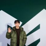 Kang Min-hyuk Instagram - 코오롱스포츠가 50주년을 축하합니다! 코오롱의 50년 역사과 자연에 대한 코오롱스포츠의 특별한 시선도 느껴볼 수 있는 전시를 다녀왔는데요! 여러분도 꼭 오셔서 두 상록수의 새로운 여정에 함께해주세요! @_kolonsport #코오롱스포츠 #코오롱스포츠50주년 #EVERGREENENERGY