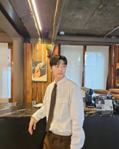Kang Min-hyuk Instagram - Good bye 2023 👋 안녕 2023. 👋 고마웠어 모두. 2024년 모두 새해 복 많이 받으세요.!!!! #2023안녕 #2024안녕