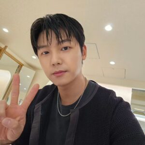 Kang Min-hyuk Instagram - 武道館公演が終わりました。
今日来てくれて本当にありがとうございます。
皆さんのこえをききながらライブするのは何より一番幸せですね。
僕を幸せドラマーにしてくれて、ありがとうございました。
また名古屋であいましょう！

#CNBLUE