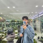 Kang Min-hyuk Instagram - 분크의 아페르티보 팝업 행사장에 다녀왔습니다! 6년간의 분크의 히스토리를 만나보실 수 있으니 꼭 놓치지 마세요! 청청패션도 완벽하게 완성시켜주는 분크의 이쁜 제품들은 압구정 4ONE5IVE 도산 매장에서 12월 17일까지 만나보실 수 있습니다! @vunque_official #ad #vungue #분크 #vunque_Aperitivo