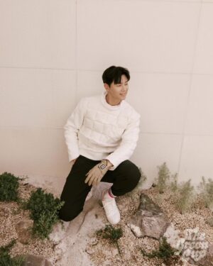 Kang Min-hyuk Instagram - 더그린컵 화보 베스트 컷을 꼽기 어려울 정도로 다 잘 나왔어요!!
멋진 촬영 장소에서 최고의 브랜드들과 함께.
자세한 저의 골프 라이프까지 공개했으니
모두 그린컵 화보에서 만나 보세요!!

#더그린컵매거진 #몽블랑 #PGA골프웨어 #골프스타그램