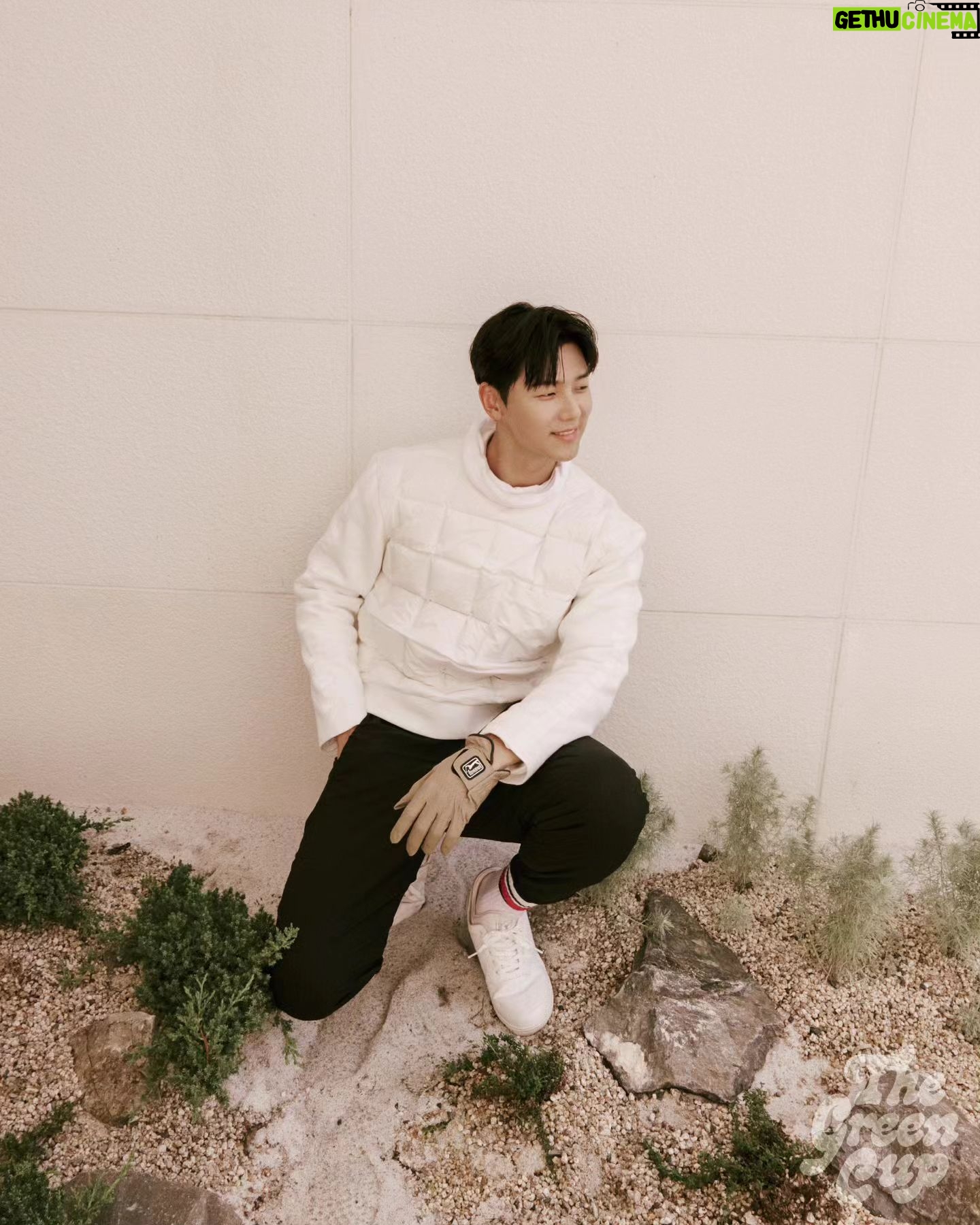 Kang Min-hyuk - 294.5K Likes - 더그린컵 화보 베스트 컷을 꼽기 어려울 정도로 다 잘 나왔어요!!
멋진 촬영 장소에서 최고의 브랜드들과 함께.
자세한 저의 골프 라이프까지 공개했으니
모두 그린컵 화보에서 만나 보세요!!
#더그린컵매거진 #몽블랑 #PGA골프웨어 #골프스타그램
