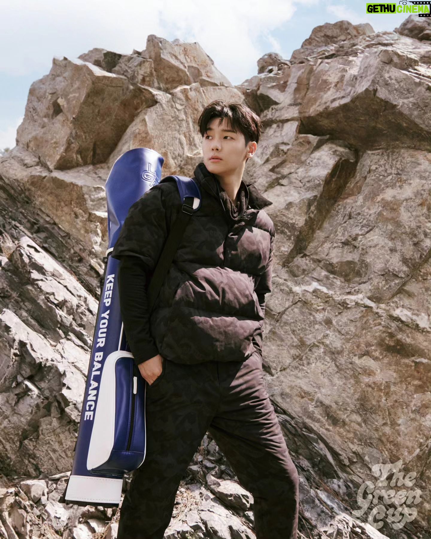 Kang Min-hyuk - 294.5K Likes - 더그린컵 화보 베스트 컷을 꼽기 어려울 정도로 다 잘 나왔어요!!
멋진 촬영 장소에서 최고의 브랜드들과 함께.
자세한 저의 골프 라이프까지 공개했으니
모두 그린컵 화보에서 만나 보세요!!
#더그린컵매거진 #몽블랑 #PGA골프웨어 #골프스타그램