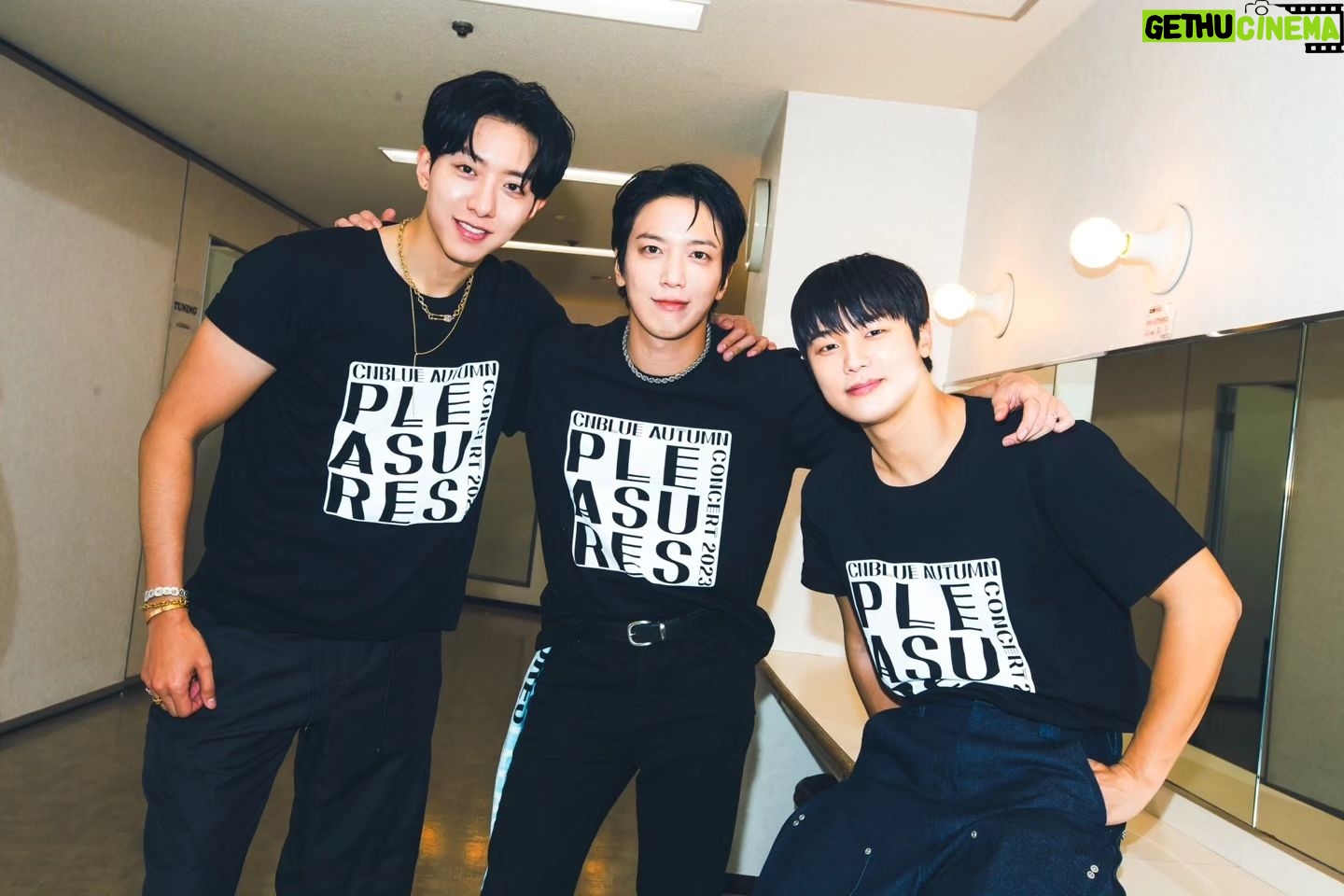 Kang Min-hyuk Instagram - KOBEの初日! また会えて嬉しかったです。 今日力をもらったので、明日最後まで最善を尽くします。 #CNBLUE #CONCERT