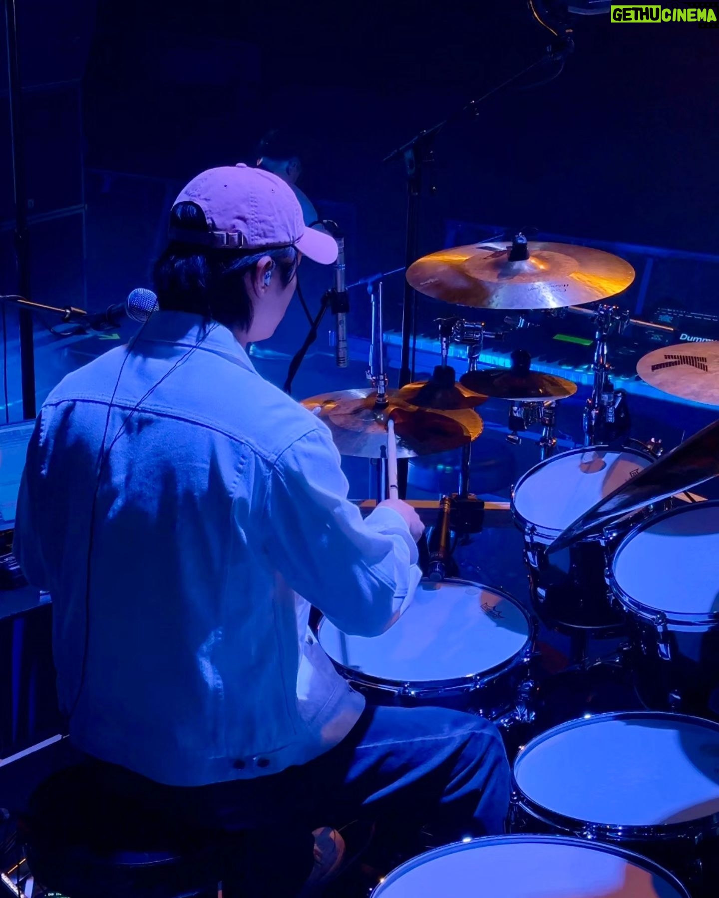 Kang Min-hyuk - 247.7K Likes - CNBLUE in #kualalumpur
#CNBLUENTITY
We're ready!