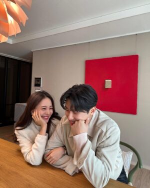 Kang Min-hyuk Instagram - 19년지기 남사친과
아바타데이트....^_^ㅋㅋㅋㅋㅋㅋ
오랜친구와 함께해서 그런지
더 재밌었고~~~~
우정 변치말자구~~~😉