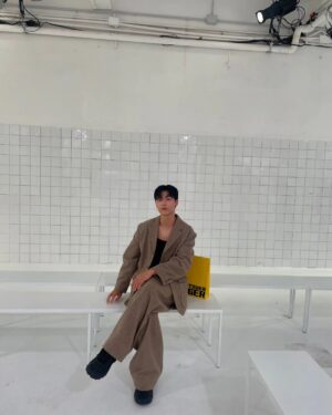 Kang Min-hyuk Instagram - 예쁜 사진이 정말 많은데 
무엇을 올릴까 고민고민.
#onitsukatiger #milano