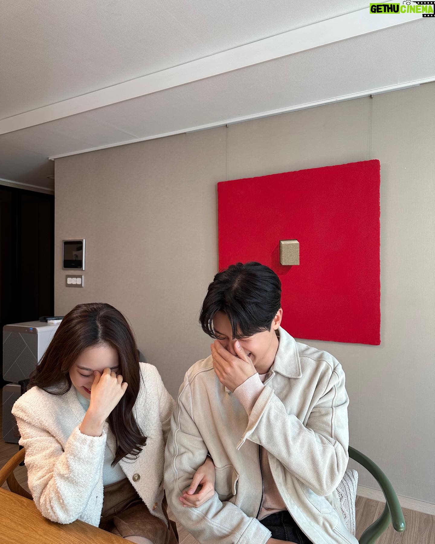 Kang Min-hyuk - 524.6K Likes - 19년지기 남사친과
아바타데이트....^_^ㅋㅋㅋㅋㅋㅋ
오랜친구와 함께해서 그런지
더 재밌었고~~~~
우정 변치말자구~~~😉