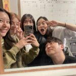 Kang So-ra Instagram - 오랜만에 만난 남될까 스탭들 한 자리에서 계속 열심히 일하는 사람도 있고 새 출발을 하는 사람도 있고 새 생명을 기다리는 사람도 있고... 저마다의 인생, 각자의 선택이지만 시간이 지나면 모두들 그때 그 선택이 참 좋았구나 생각할 날이 오기를 I met the 'Can we be strangers?' staff after a long time. There are people who keep working hard in one place, people who are making a new start, and people who are waiting for a new life... Everyone's life, everyone's choice, but I hope the day comes when everyone thinks that the choice at that time was really good.