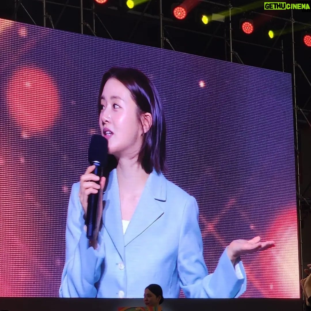 Kang So-ra Instagram - 제 53회 hy대회에 다녀왔습니다~ 에너지 듬뿍 받아서 갑니다^^ 모두 축하드려요