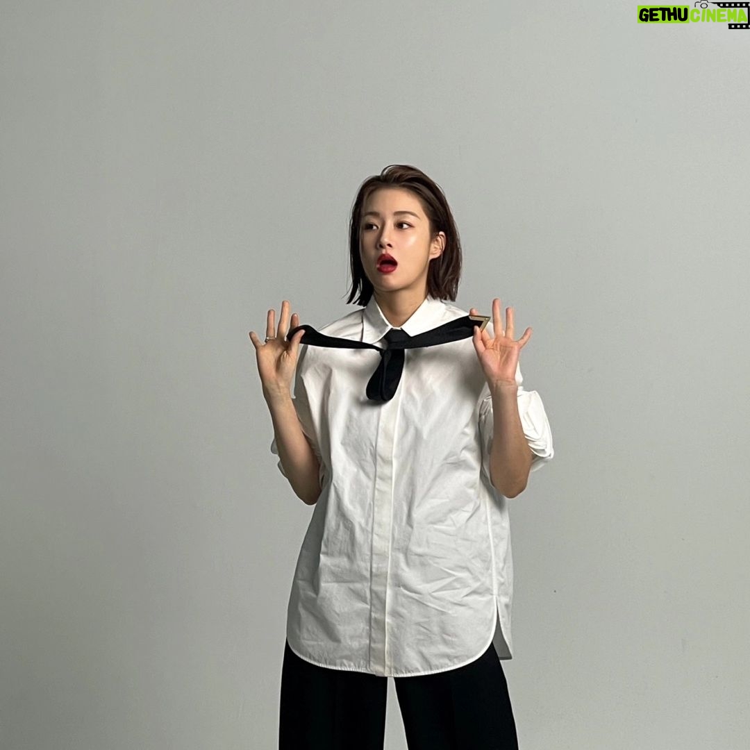 Kang So-ra Instagram - @mapsworld_media 현장스냅들! 한컷한컷 버릴수없게 잘찍어주신 김영민 작가님, 류소연 기자님, 전진오 스타일리스트님, 여미애 헤어스타일리스트님, 이주현 메이크업아티스트님 감사합니다♡