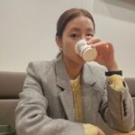 Kang So-ra Instagram - 월요일, 일마치고 혼밥 비오는날엔 돈까스랑 모밀이지