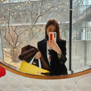 Kang So-ra Instagram - 미루고 미뤄왔던 단발과 염색
와...살 거 같다...