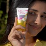 Kanika Mann Instagram - #Ad Giving my skin all the summer lovin’ my skin needs! 💛 With all new Glow and Lovley Brightenning Sunscreen! Obsessed with all the SPF 30 AND Vitamin C which not only protects but also brightens my skin like a boss.💕 Summer skin here I come!!☀️ #BlockUVUnblockBrightness #GlowandLovely @glowandlovely.india