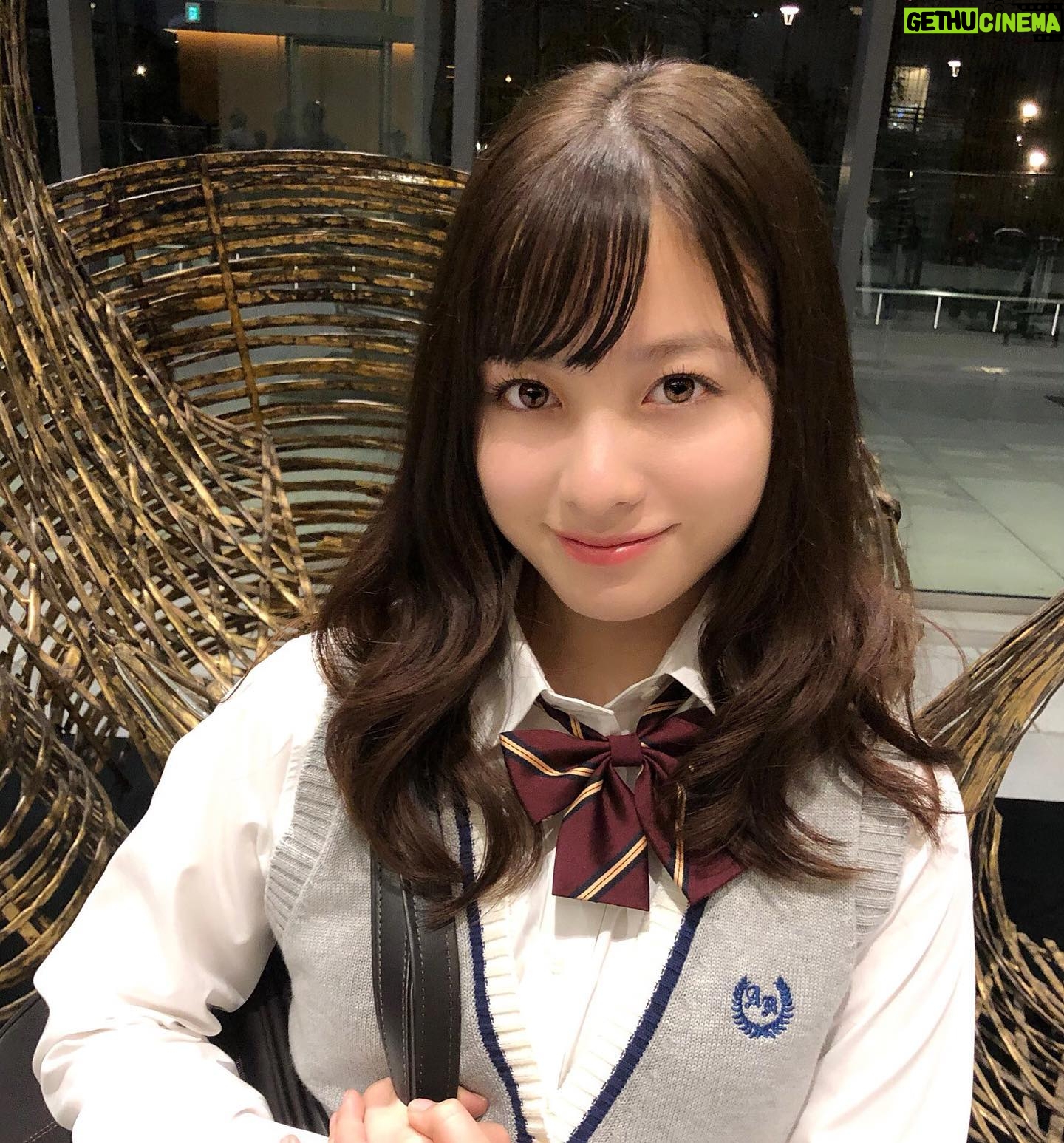 Kanna Hashimoto Instagram - こんにちは!環奈MGです。 環奈の写真もちゃんとシェアします。 今日は現在撮影中の「午前0時、キスしに来てよ」からオフショットです。 ハッシュタグの「0」を半角にするか全角にするか迷いました。半角にしたから皆さんも半角にしませんか? #橋本環奈 #橋本環奈2019 #橋本環奈マネージャー #日奈々 #午前0時キスしに来てよ #ゼロキス #0キス #0キス好きと繋がりたい #午後1時にイイネに来てよ