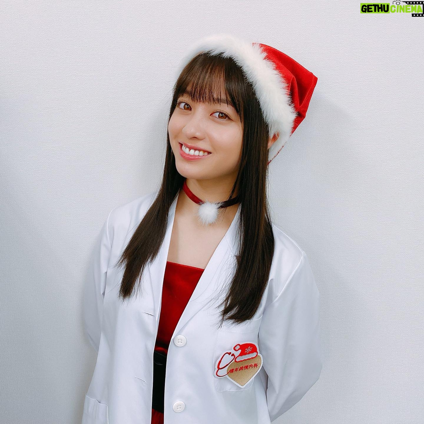 Kanna Hashimoto Instagram - こんばんは!環奈MGです。 橋本純情内科ファンミ🩺 3日間ありがとうございました! たくさんのメッセージやストーリーは、貴重なご意見ご感想として、環奈やスタッフゥにも共有しております。 年末に向けてまだインスタライブなどもありますので、楽しみにしていてください🎄 ありがとうございました😊 #橋本環奈 #橋本環奈2019 #橋本環奈マネージャー #橋本純情内科 #橋本純情内科ファンミ #院長回診vol2 #院長サンタ #環者