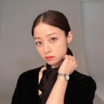 Kanna Hashimoto Instagram – こんにちは！環奈MGです。

エンジェルハートから新作「Twinkle Time」が発売致しました。
簡単に付け替え可能な替えベルト付きなので気分に合わせて楽しめます⌚︎

トープカラーが新登場との事なのでぜひチェックしてみてね！

#橋本環奈 #橋本環奈2023 #橋本環奈マネージャー #angelheart #エンジェルハート