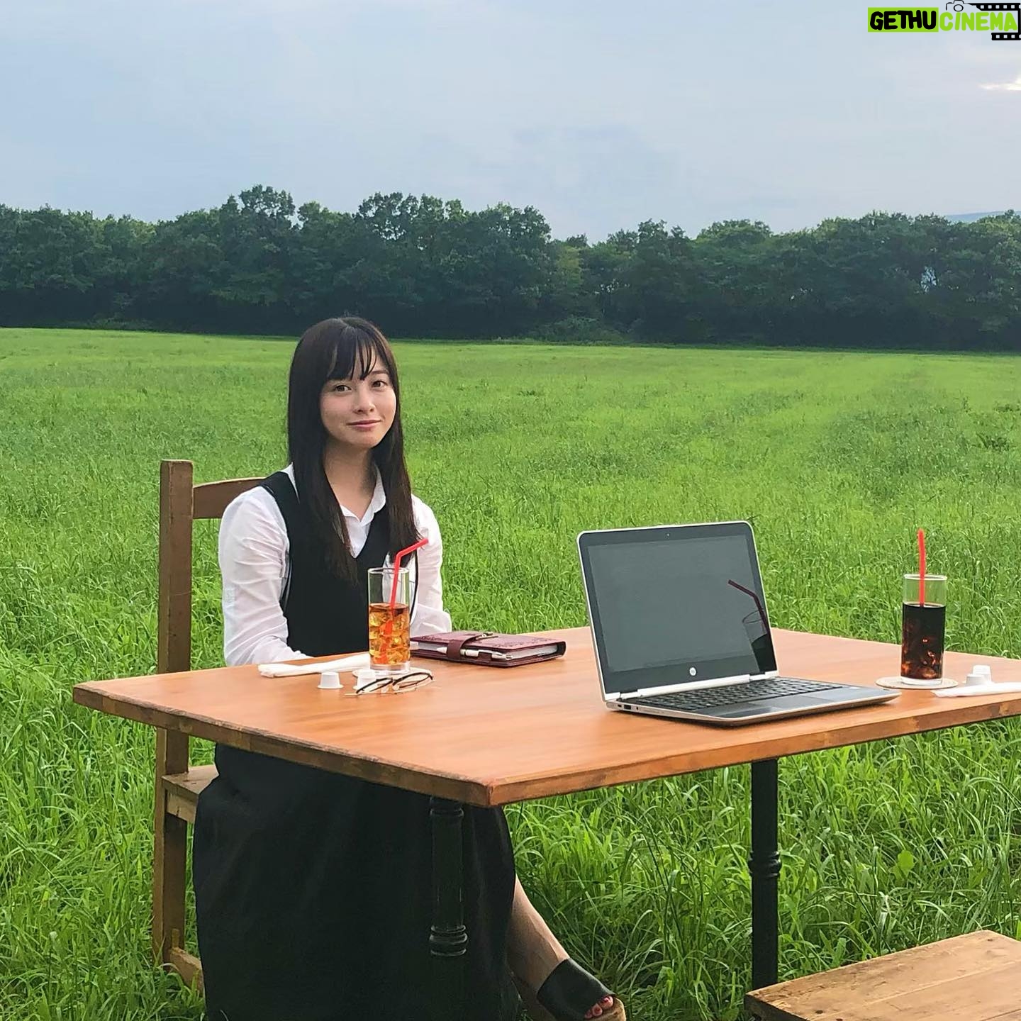 Kanna Hashimoto - 230.9K Likes - こんにちは!環奈MGです。
先日、「小説の神様」 @shokami_movie でもお知らせがございましたように、公開延期となりました。
一日でも早く収束する事を願うばかりです。
公開日までオフショットも少しづつシェアしていこうと思います。
#橋本環奈 #橋本環奈2020 #橋本環奈マネージャー #小説の神様 #小説の神様オフショット