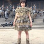 Kanna Hashimoto Instagram - こんばんは！環奈MGです。 映画「キングダム」本日公開です‼️ 環奈は、初日舞台挨拶の待機中です。 是非劇場で見て頂きたいです！ 今日は中国でのオフショットをシェアします。 #橋本環奈 #橋本環奈マネージャー #キングダム #公開日 #河了貂 #キングダム中国ロケ #初日舞台挨拶