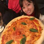 Kanna Hashimoto Instagram - 続きまして、環奈Twitterにも上がってますがピザの別バージョンです。 #橋本環奈 #橋本環奈2019 #橋本環奈マネージャー #環奈MGinstagram100万人フォロワー様突破記念