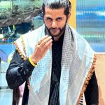 Karanvir Bohra Instagram - Wishing you all #eidmubarak ⭐️🌙