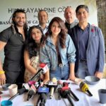 Karanvir Bohra Instagram - Snippets from our press conference that happened in Dharamshala for @himalayanpineco . What a delight to be associated with The Himalayan Pine Company’s initiative, a company that makes sustainable products from pine needles which are collected from the Himalayan forests. They not only promote the use of non-plastic, sustainable & biodegradable , reusable-washable products but also help the environment in controlling forest fires which can be caused by pine needles. What an eye opener this whole initiative has been for me & @karanvirbohra . It was such an honor to meet & promote this cause with his excellency @freddysvane The Ambassador of Denmark, @bharatrjoshi a well known author and Director of Associated Containers Ltd & @atul_wassan , the famed cricketer. #himalyanpineco #sustainability #sustainable #environment #friendly #biodegradable #sustainableproducts