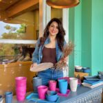 Karanvir Bohra Instagram - Snippets from our press conference that happened in Dharamshala for @himalayanpineco . What a delight to be associated with The Himalayan Pine Company’s initiative, a company that makes sustainable products from pine needles which are collected from the Himalayan forests. They not only promote the use of non-plastic, sustainable & biodegradable , reusable-washable products but also help the environment in controlling forest fires which can be caused by pine needles. What an eye opener this whole initiative has been for me & @karanvirbohra . It was such an honor to meet & promote this cause with his excellency @freddysvane The Ambassador of Denmark, @bharatrjoshi a well known author and Director of Associated Containers Ltd & @atul_wassan , the famed cricketer. #himalyanpineco #sustainability #sustainable #environment #friendly #biodegradable #sustainableproducts